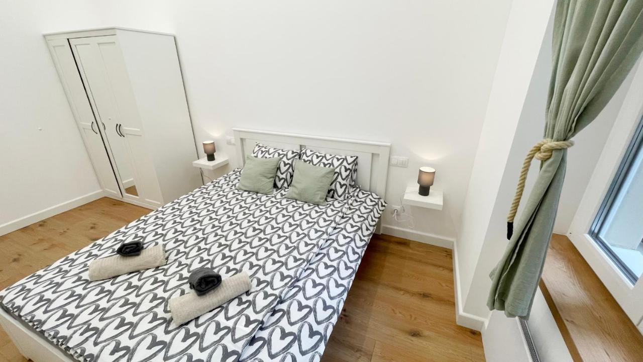 Sipsix Apartment - Modern 2 Bedroom Newly Renovated Flat With Ac In Budapest City Centre Kültér fotó